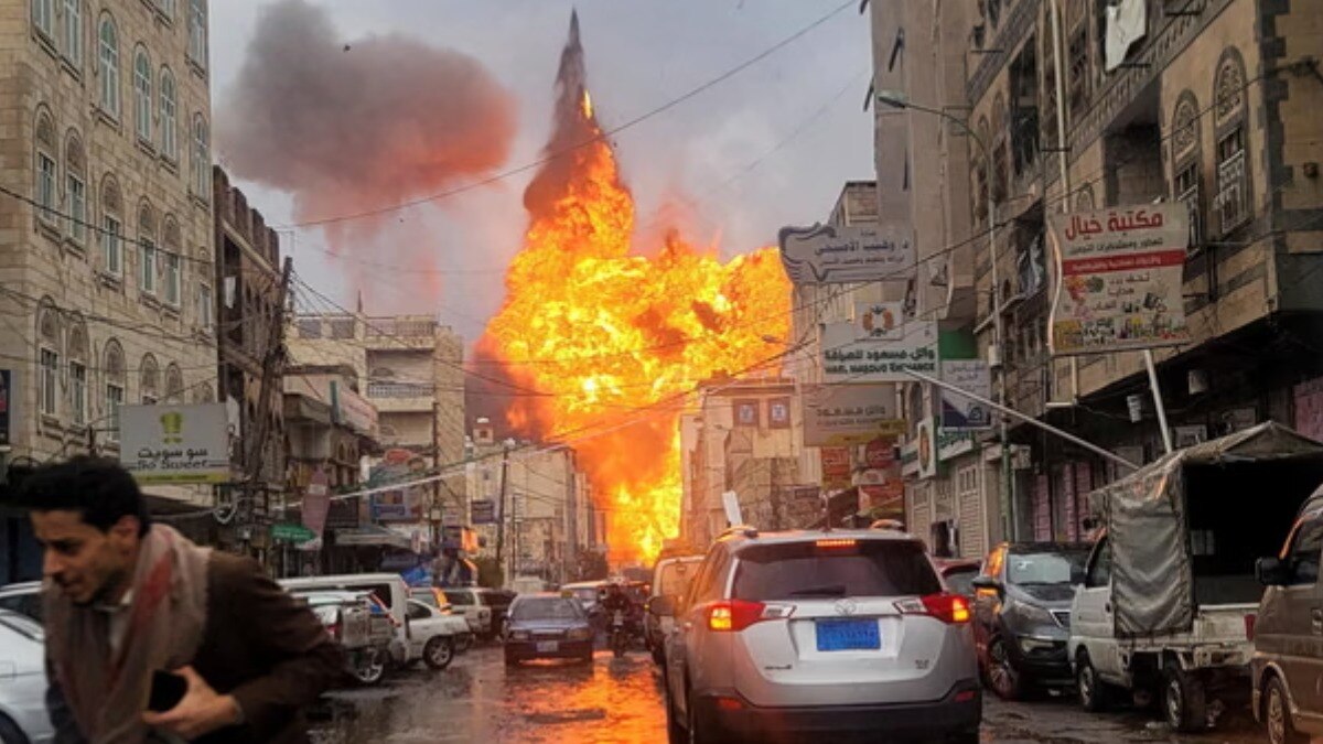 Yemen coalition launches massive air campaign against Houthi positions