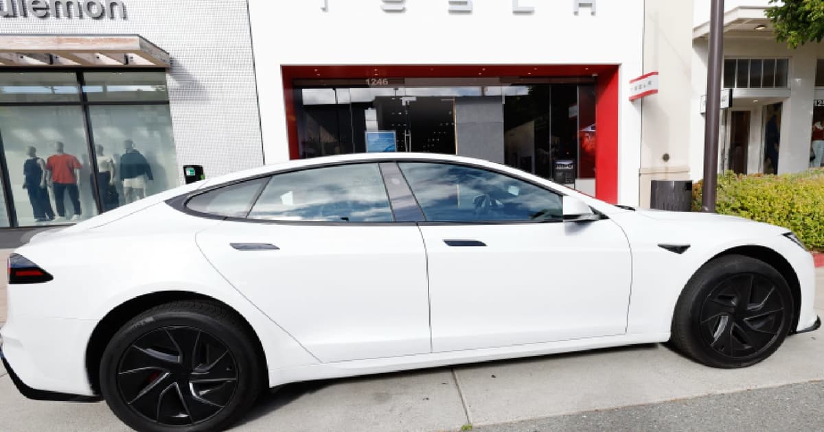 Tesla tarik balik 2.9 juta kenderaan di China akibat isu keselamatan pemegang pintu