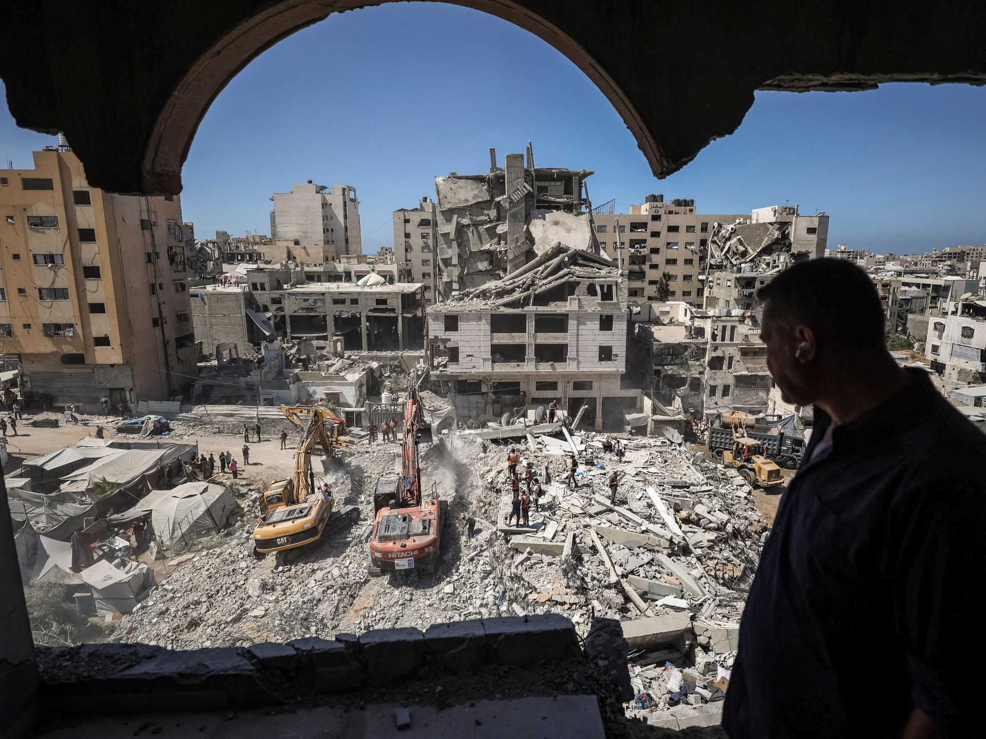 Israeli strike kills Palestinian in Gaza City; health system in crisis
