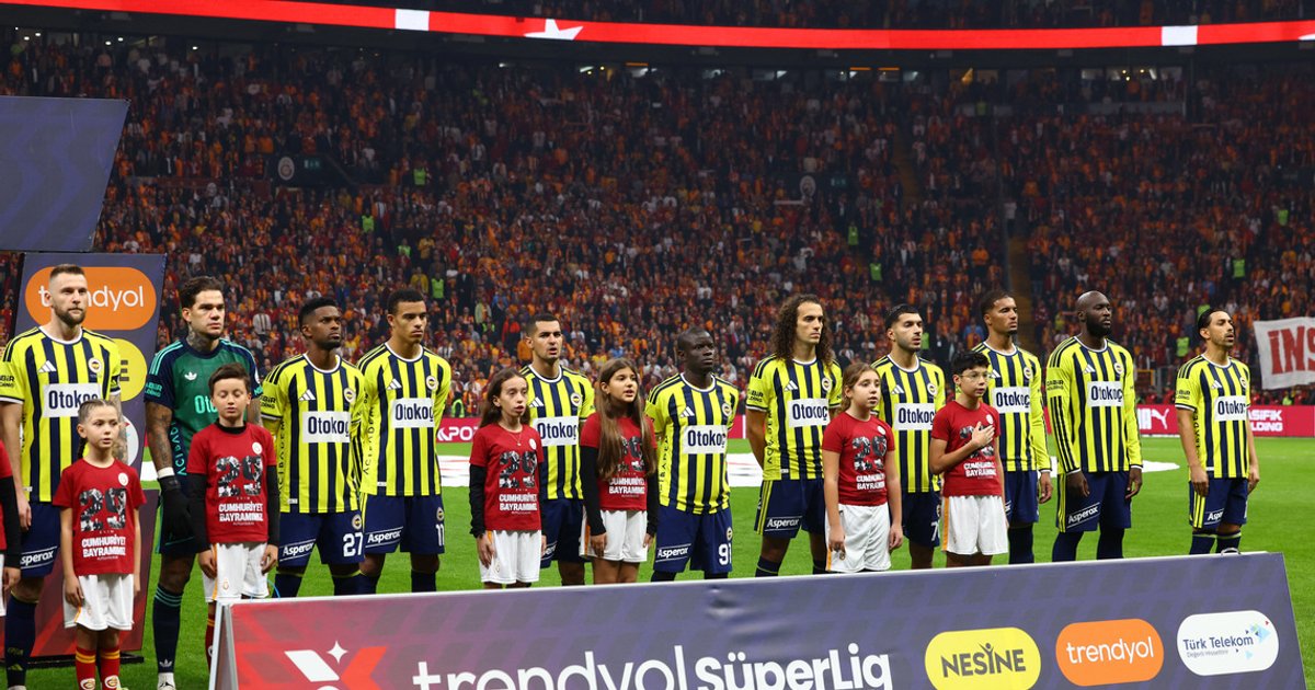 Kuyt to lead Fenerbahce as interim manager after Kartal exit