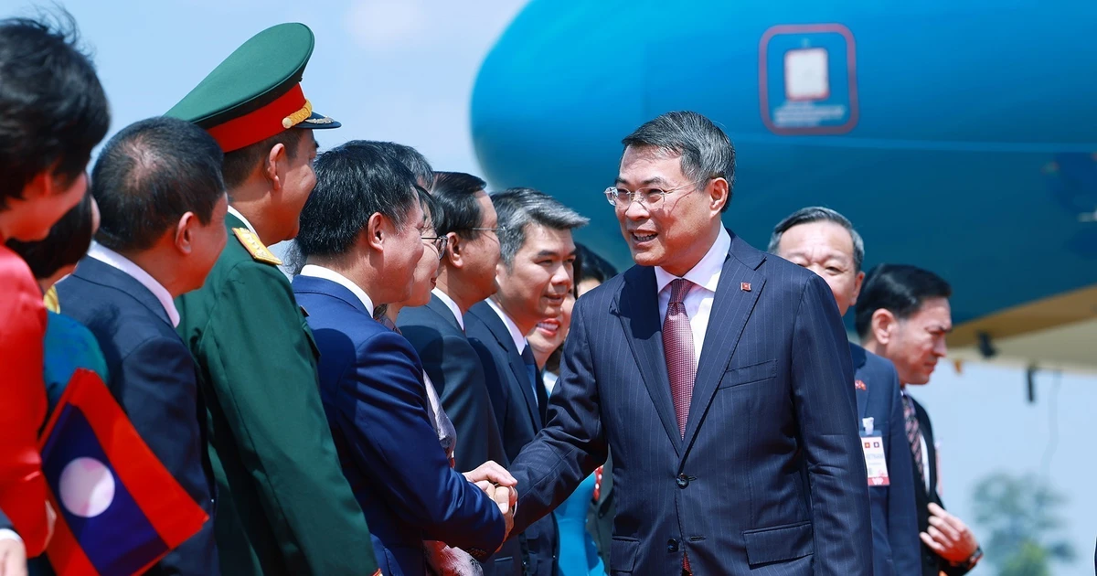 Vietnam PM arrives in Laos for official state visit