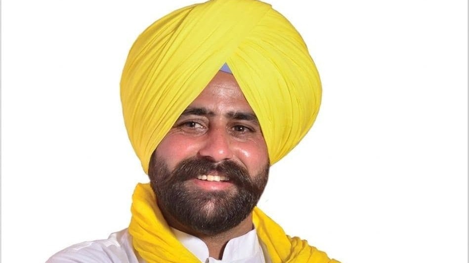 पंजाब चुनाव से पहले AAP ने विधायक सुखवीर को पार्टी से निकाला