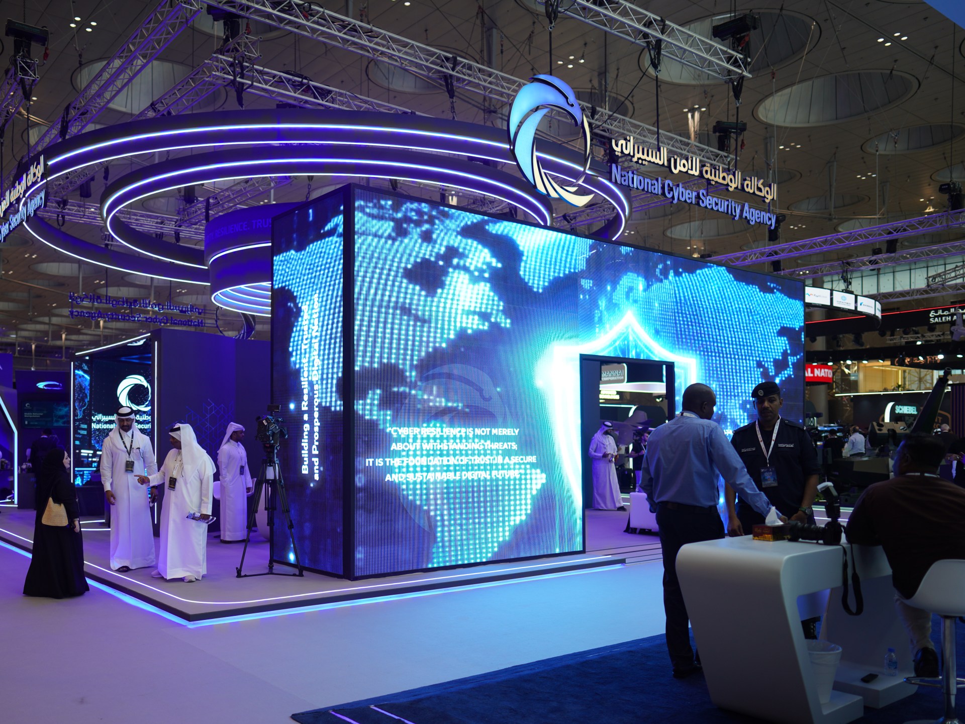 Qatar hosts major security exhibition as Paris, Doha deepen defense ties