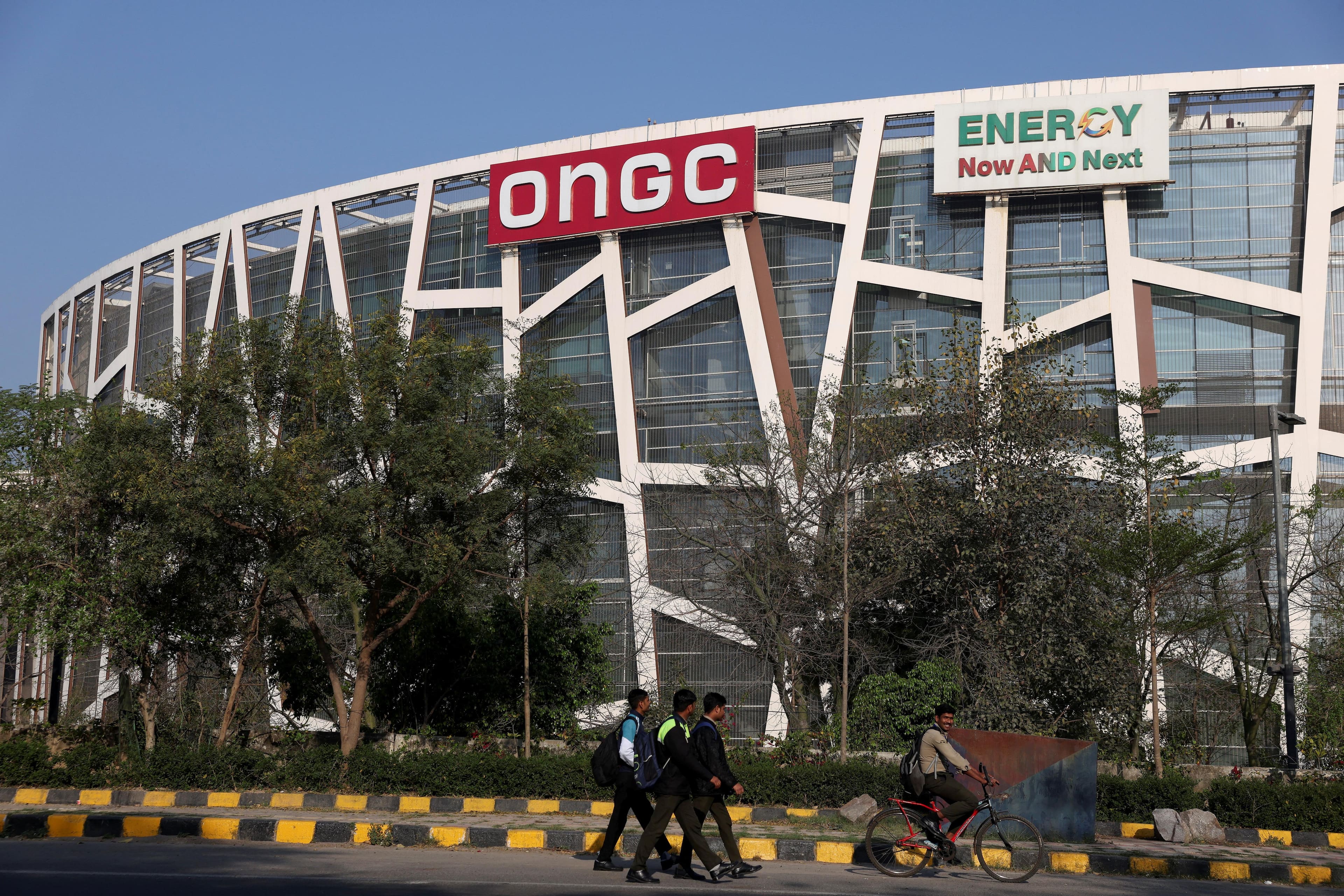 सुनील कुमार को ONGC के अध्यक्ष पद के लिए तीन साल की अवधि दी गई