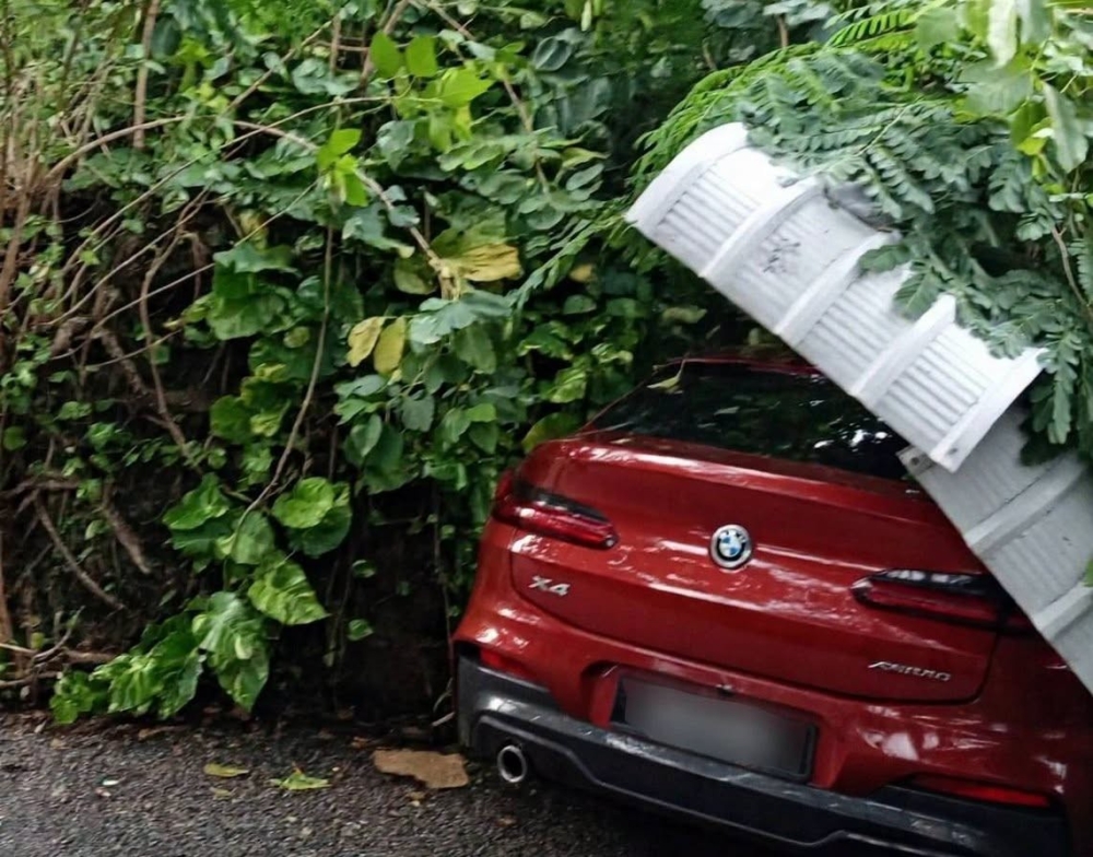 Landslide buries vehicles near Penang condominium in Tanjung Tokong