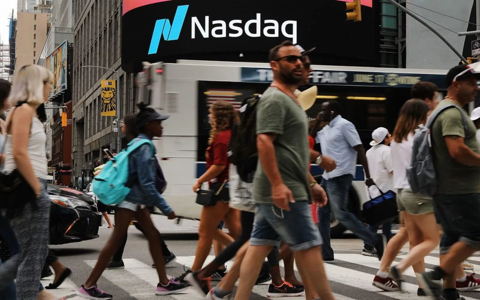 Wall Street jatuh mendadak ketika kebimbangan perbelanjaan AI meningkat