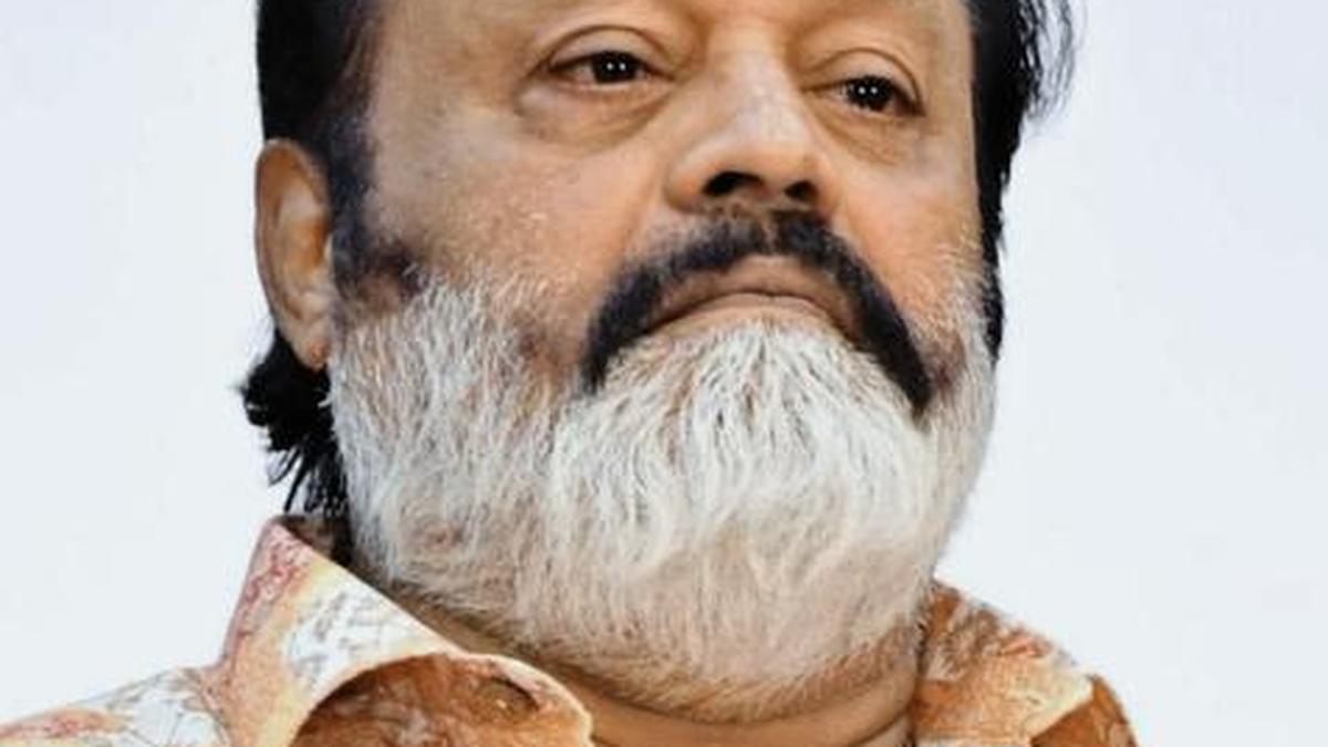 Union Minister Suresh Gopi Manually Opens Toll Gates Amid Traffic Jam in Thrissur