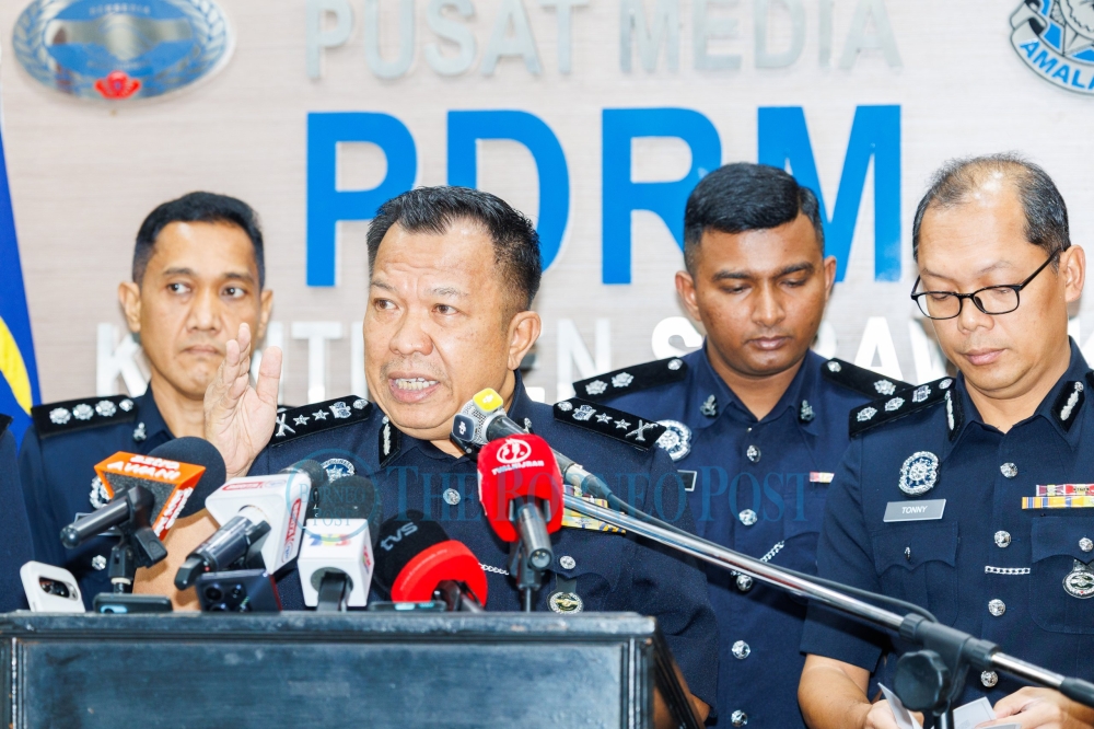 Pelajar 16 Tahun Serang dengan Kapak di Kuching, Polis Tunggu Laporan Psikiatri