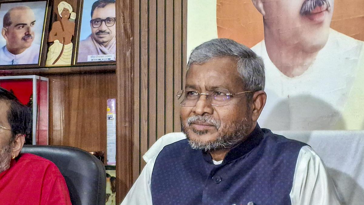 Jharkhand opposition leader alleges govt shielding influential figures in job exam probe