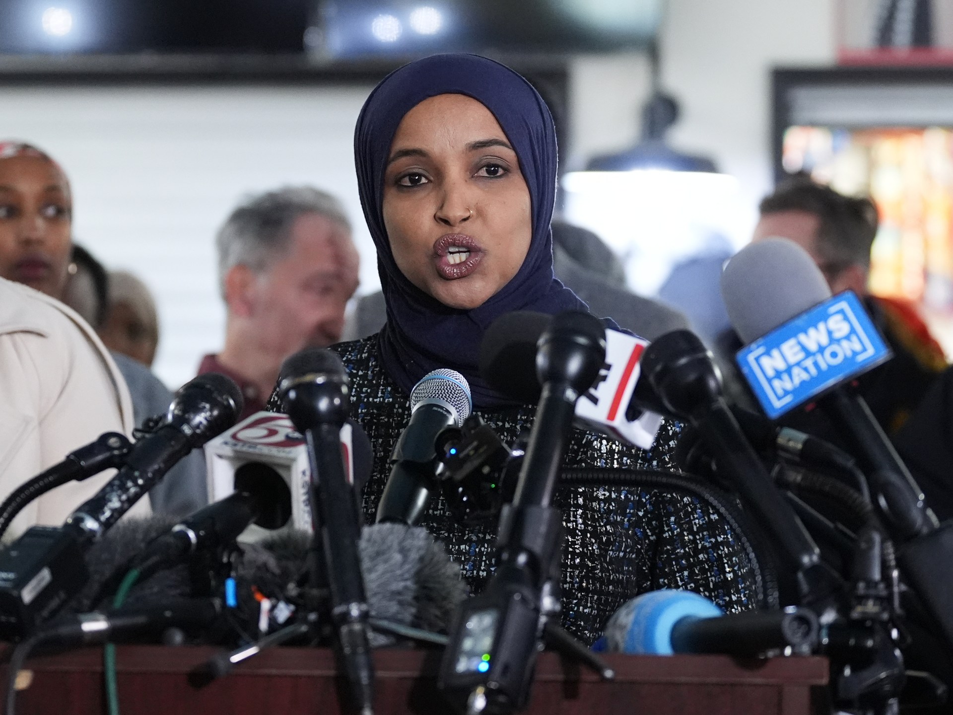 Man sentenced to prison for vinegar attack on U.S. congresswoman