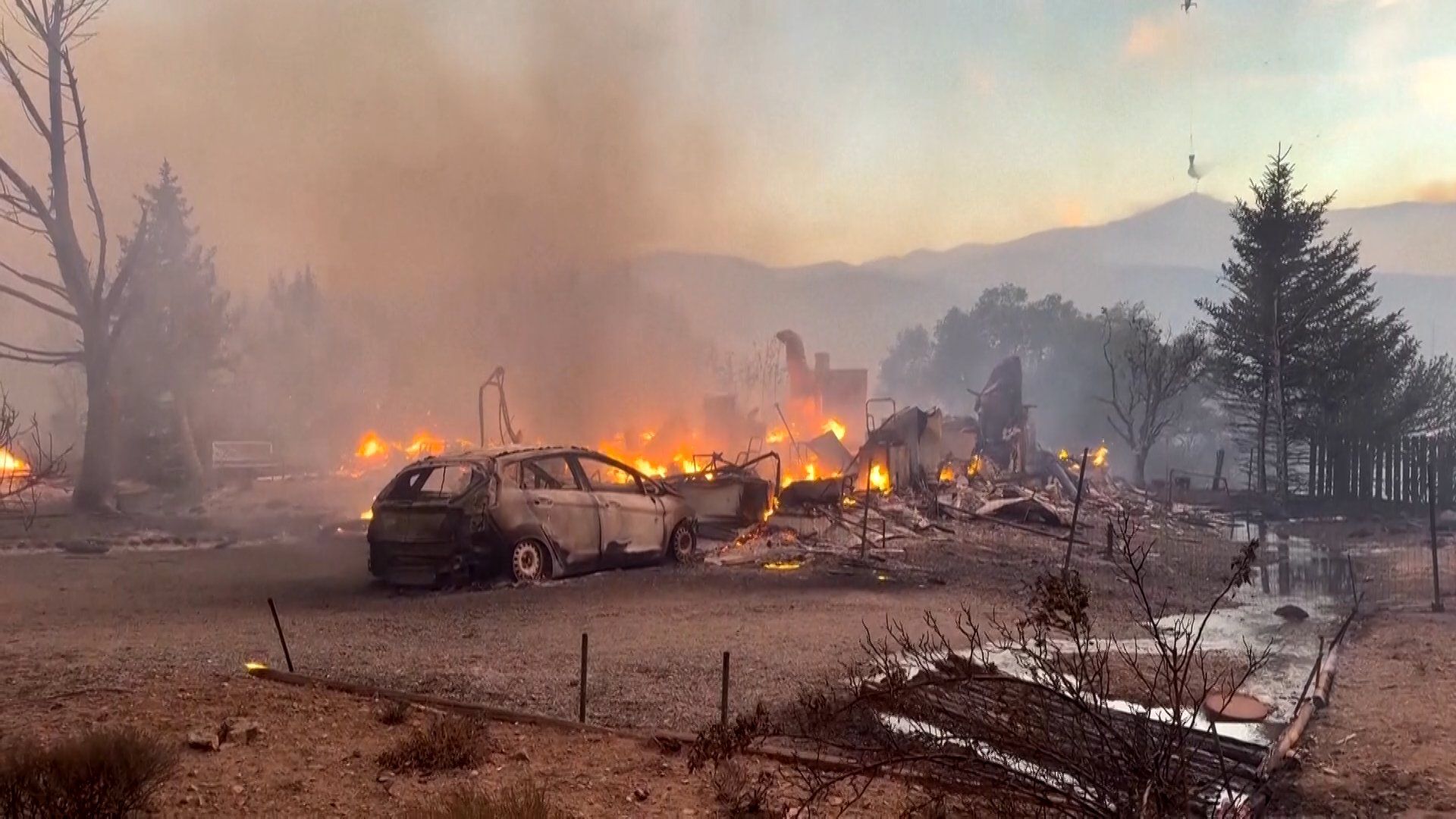 Nevada wildfire forces 42,000 evacuations near Reno
