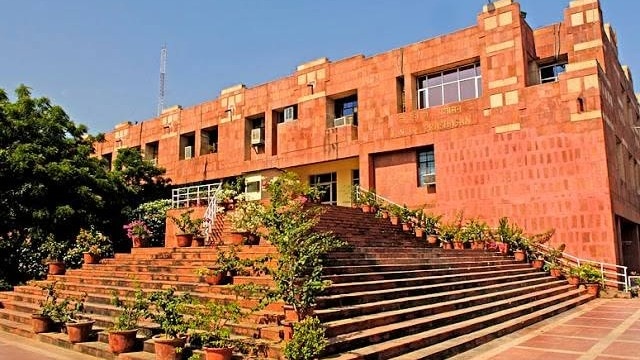 JNU परिसर की दीवारों पर विवादित नारे, प्रशासन ने शुरू की जांच