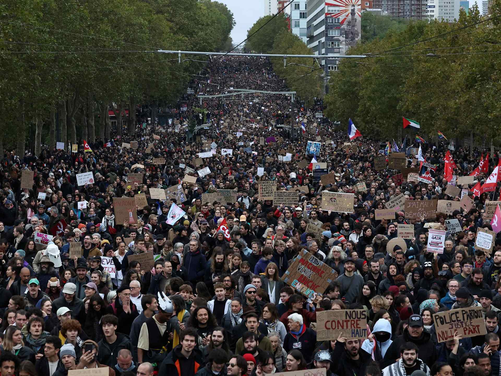 Paris experiences second weekend of major protests amid security crackdown