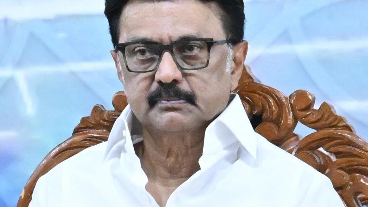 स्टालिन ने विजय पर निशाना साधा, BJP के प्रति समर्पण का आरोप लगाया