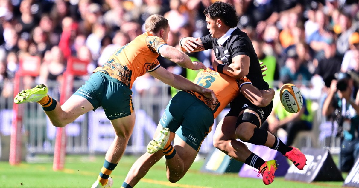 All Blacks dominate Wallabies in Sydney, extend winning streak