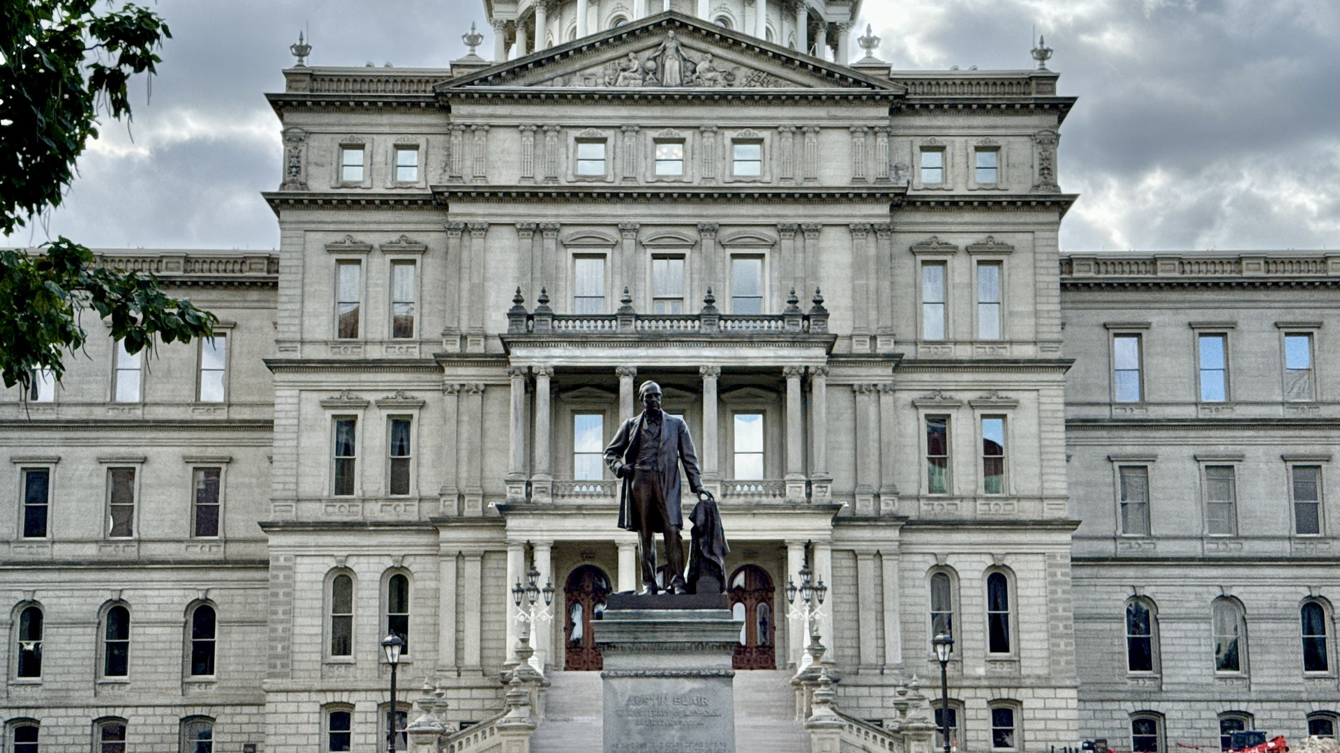 Muslim Brotherhood claims fuel controversy in Michigan Senate contest
