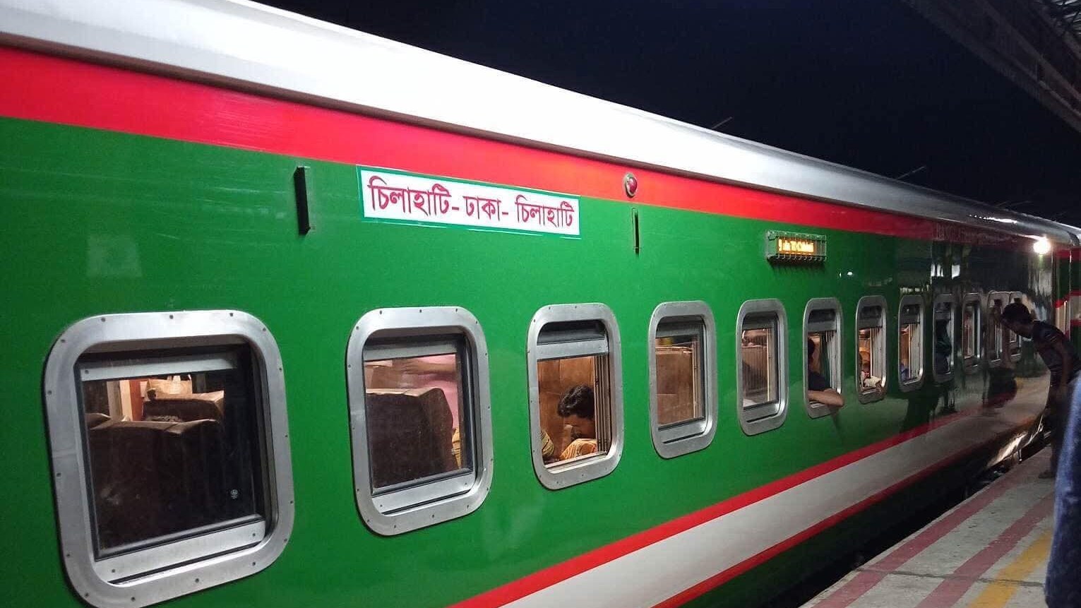 নীল সাগর এক্সপ্রেস脱線: ঢাকা-উত্তর রেলপথ বন্ধ