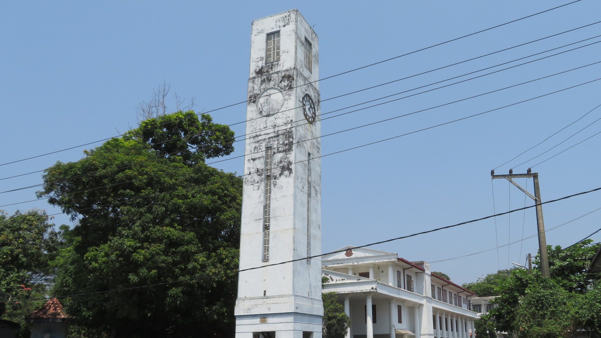 Restaurant owner killed in shooting incident in Moratuwa