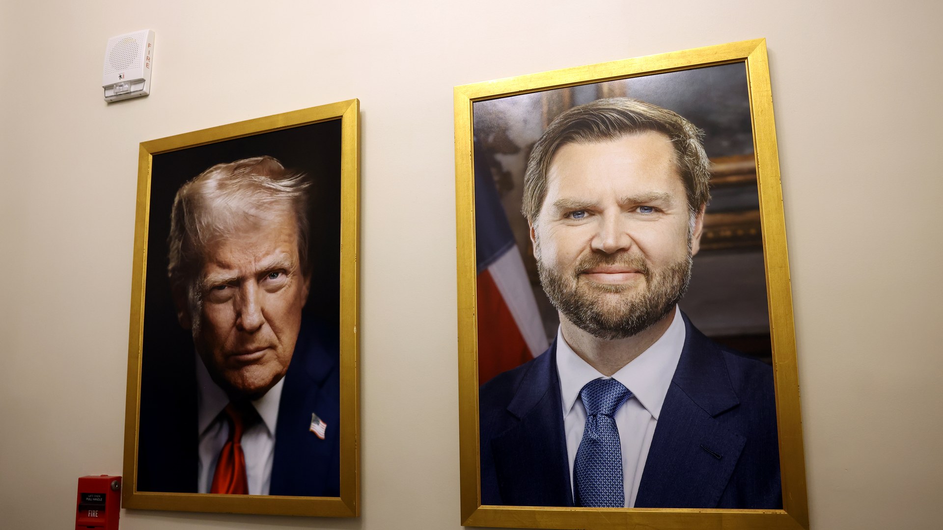 Trump's North Carolina campaign sidetracked by continued focus on Ohio senator