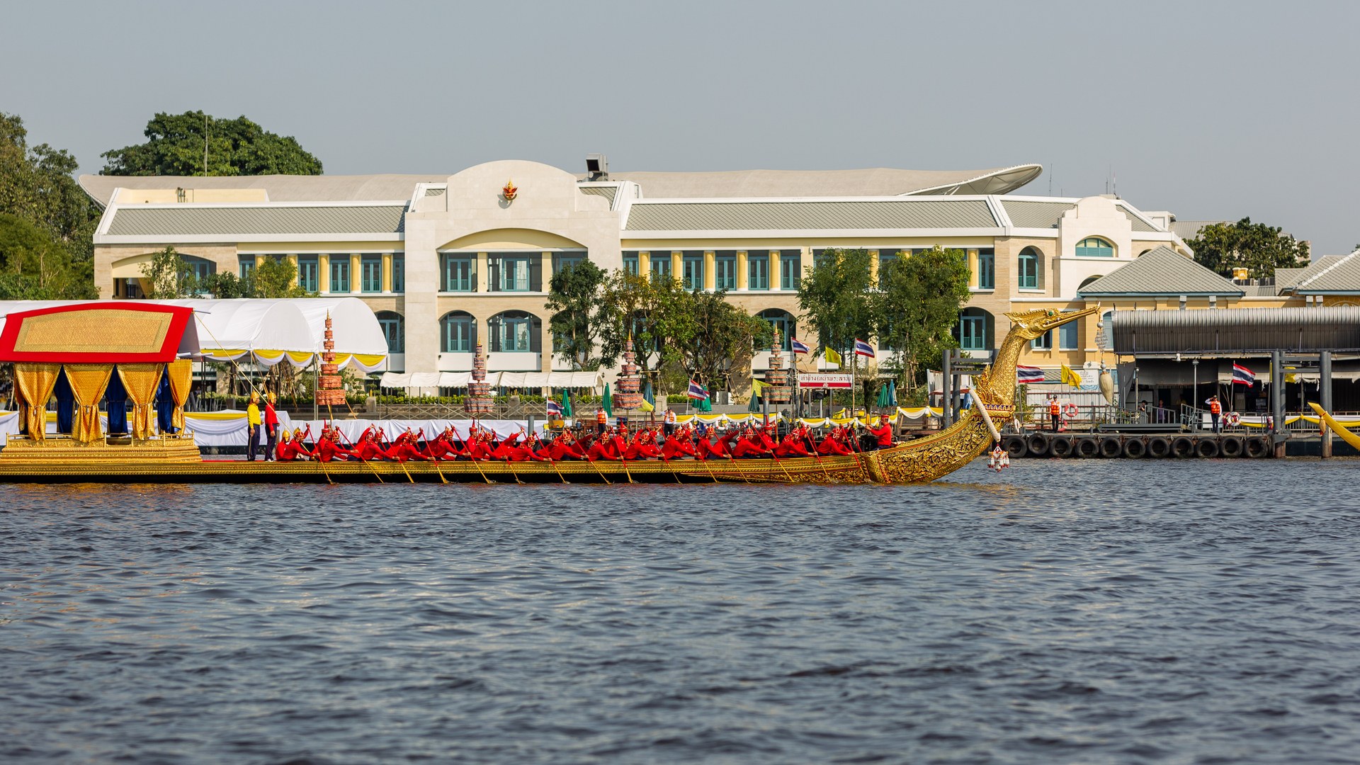 ไทยเตรียมสุพรรณหงส์สำหรับพระราชขบวนเรือพระที่นั่ง
