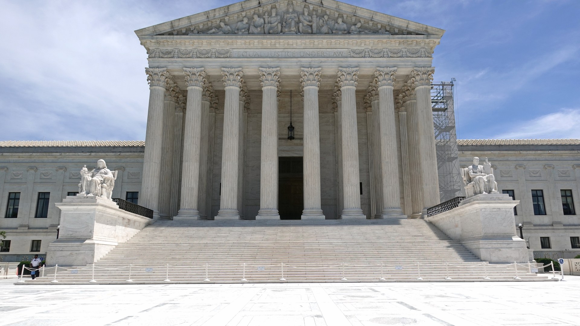 Conservative U.S. Supreme Court Reshapes Campaign Finance Rules Ahead of Midterms