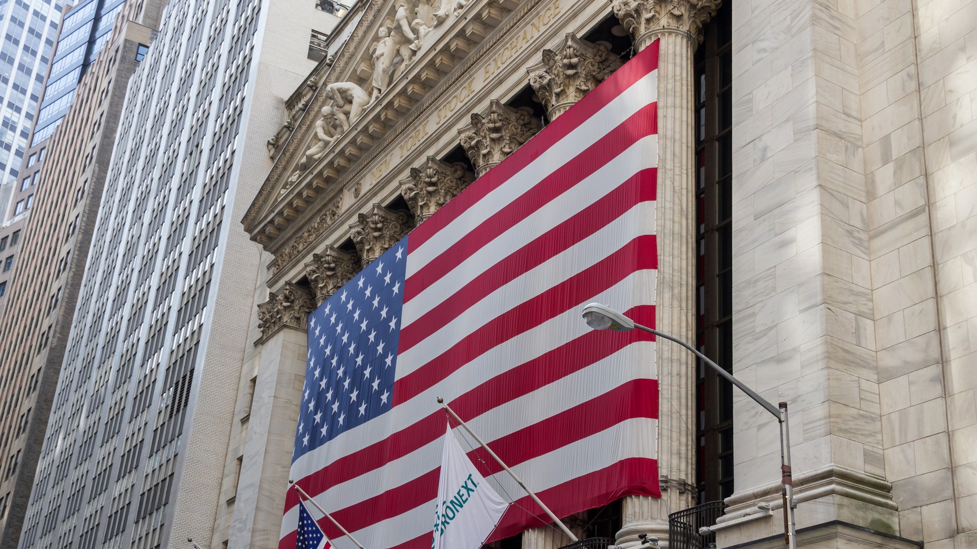 US Stock Market Shifts Away From AI Stocks Amid Economic Uncertainty