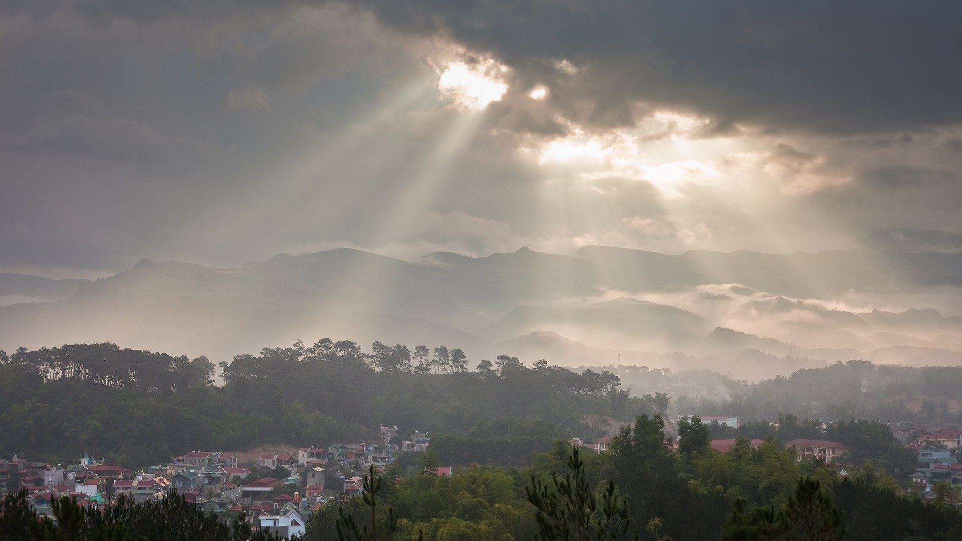 Dien Bien ramps up cross-border investment push with China, Laos