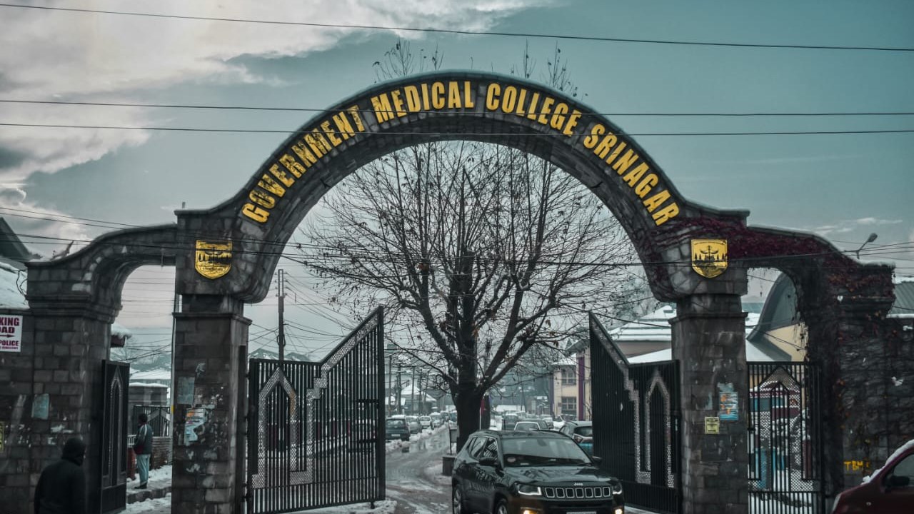 Jammu Kashmir Hikes Medical Interns' Stipend to Rs 25,000 Amid Strike
