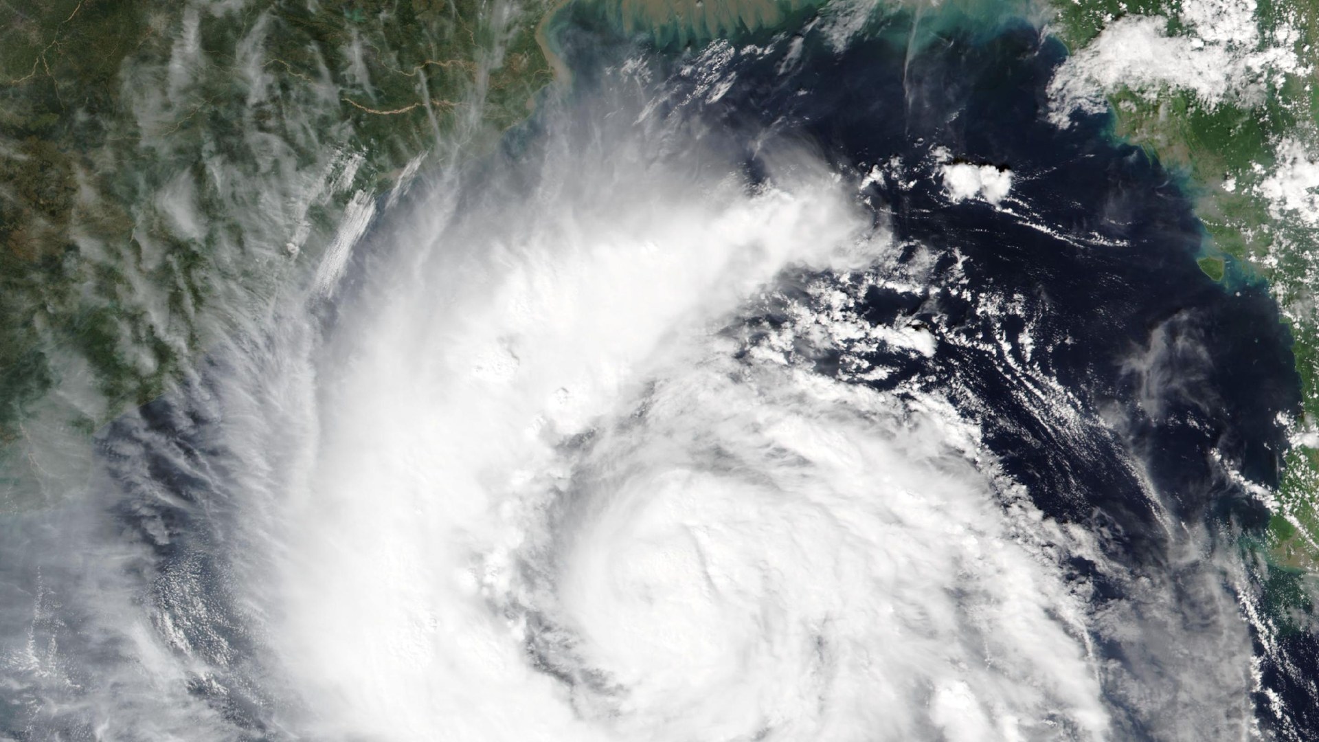 Cyclonic Storm Arnab Bears Down on Odisha and Andhra Pradesh Coasts