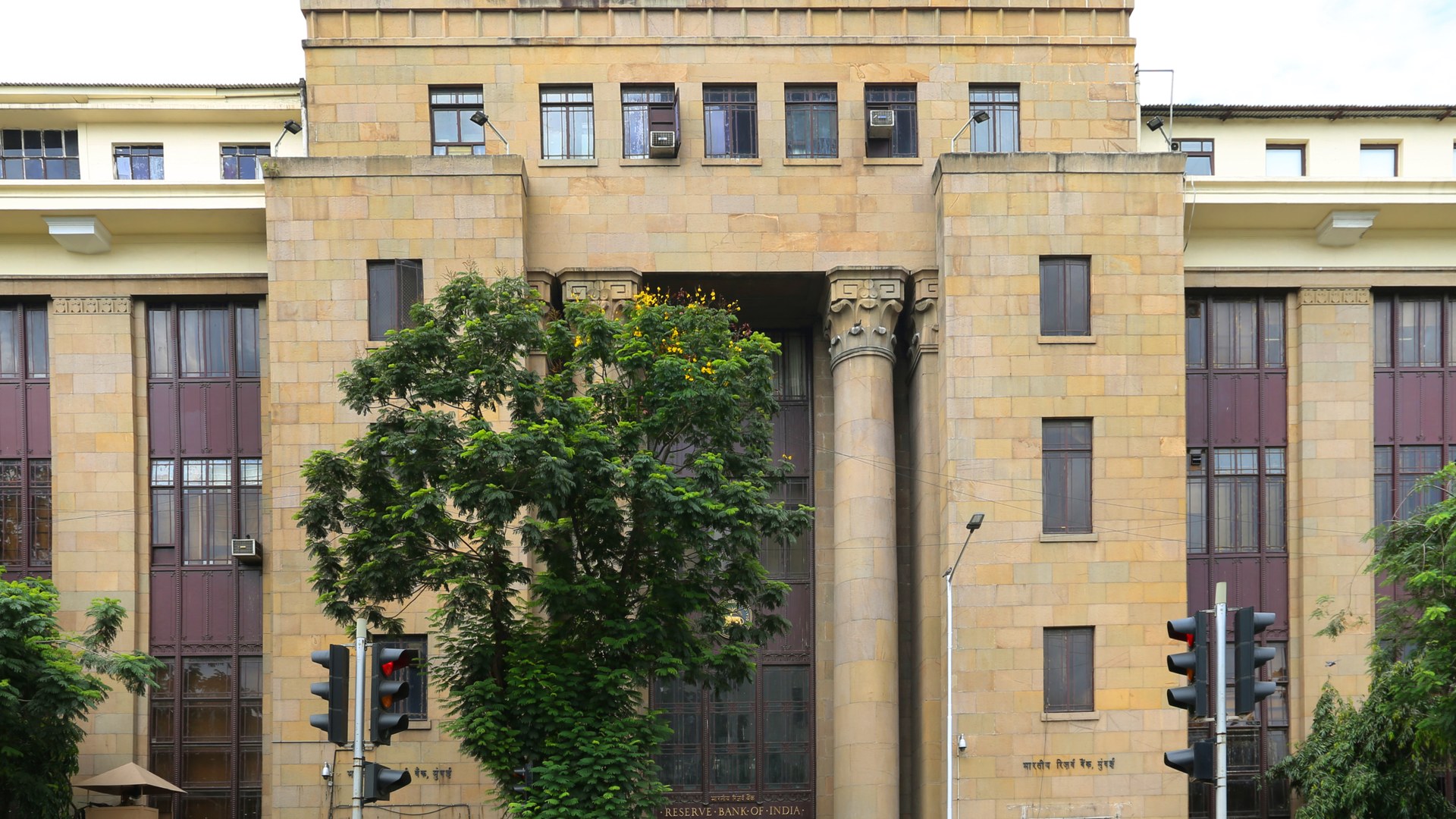 Banks To Close Across India For Festival Holidays This Week