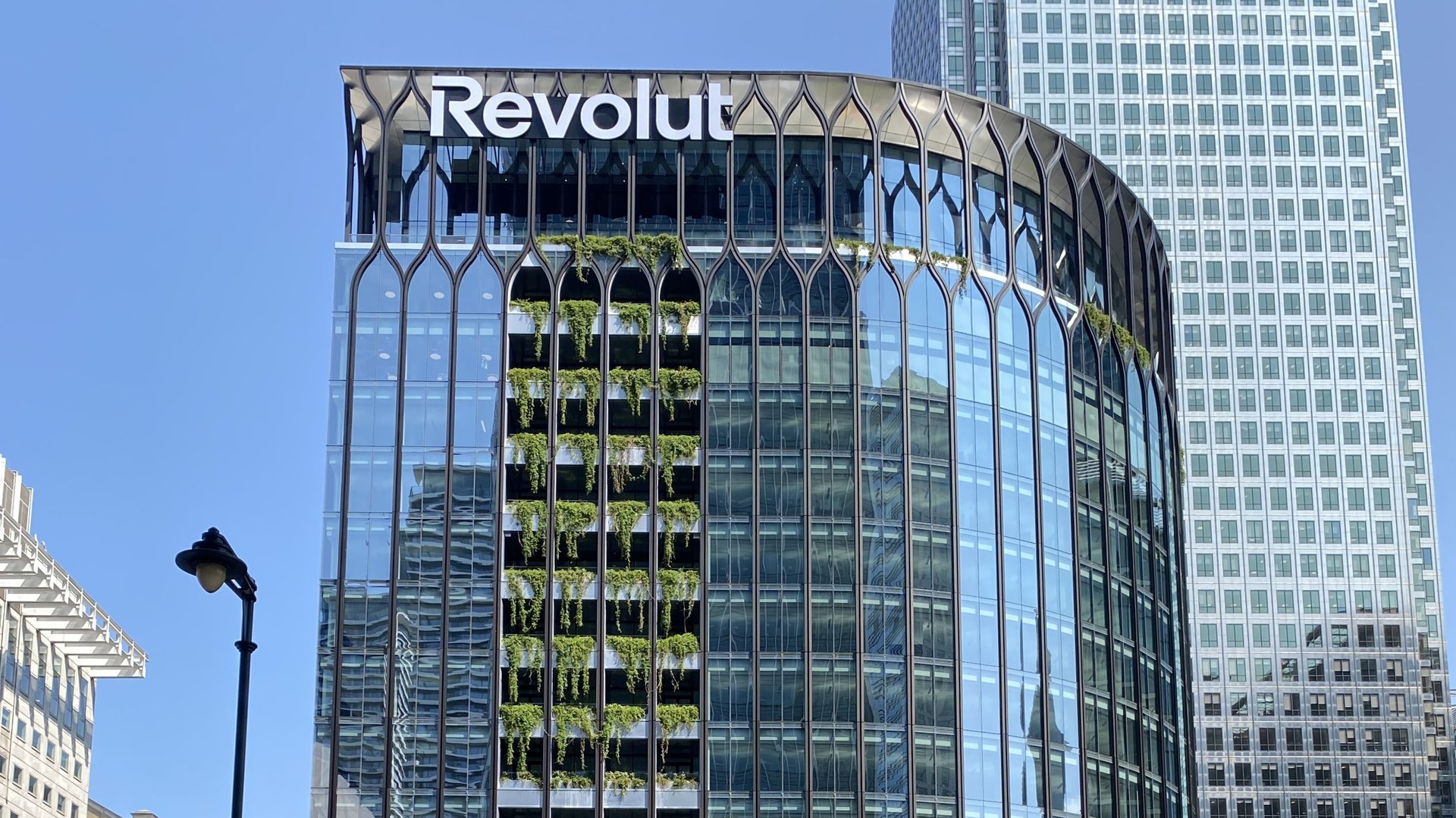Revolut Hit By Major Service Outage Affecting Thousands of Users