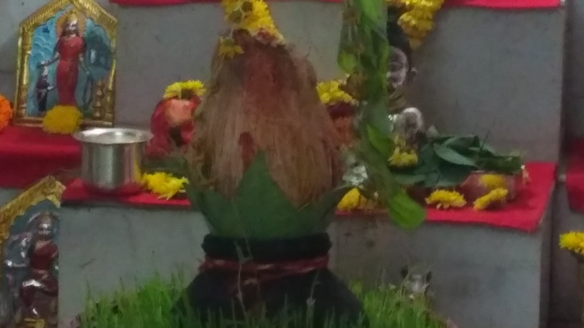 नवरात्र समाप्ति के बाद कलश और पूजा सामग्री: परंपरागत तरीके जानें