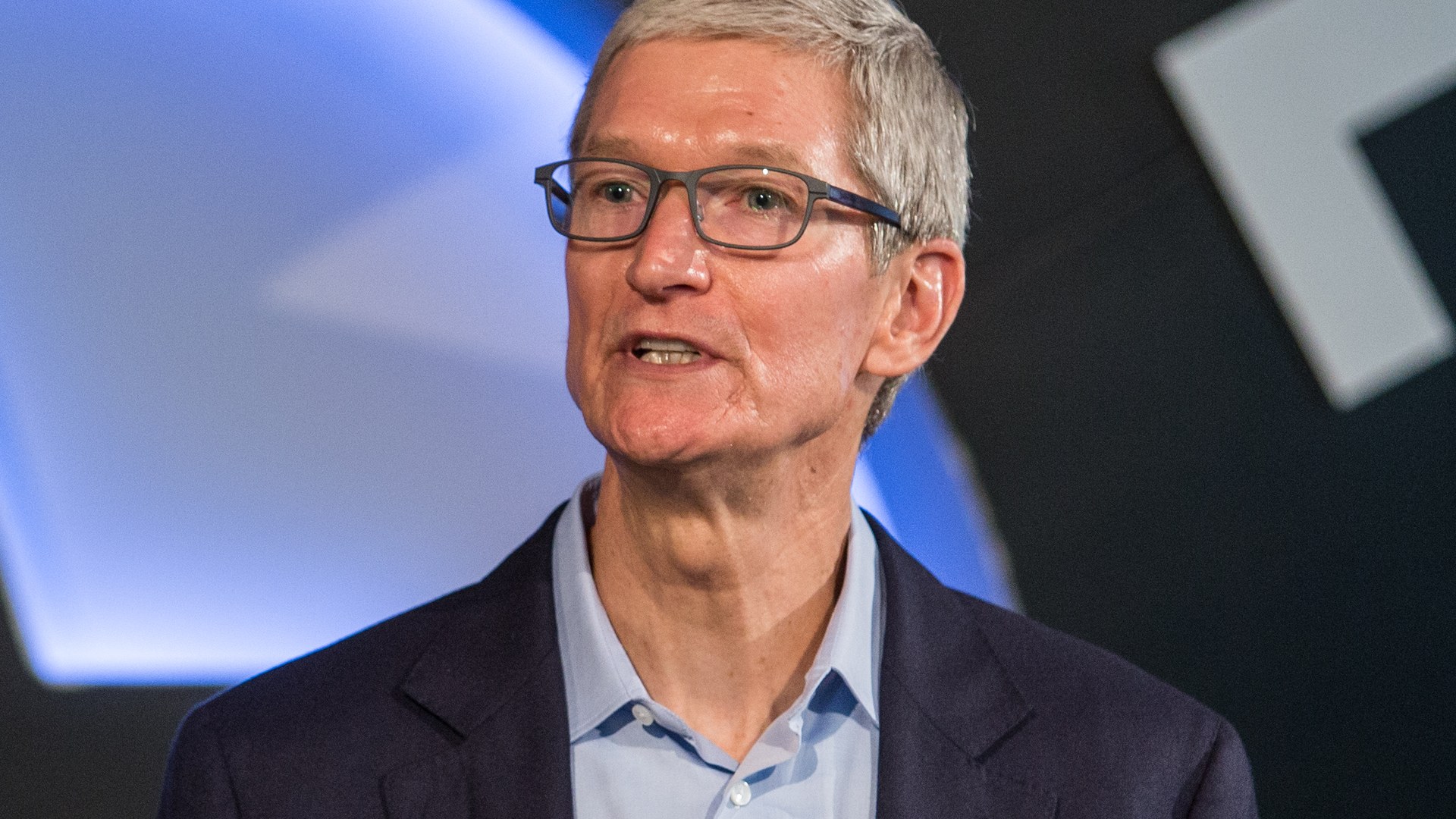 Apple CEO Cook unveils AI features tailored for Chinese market