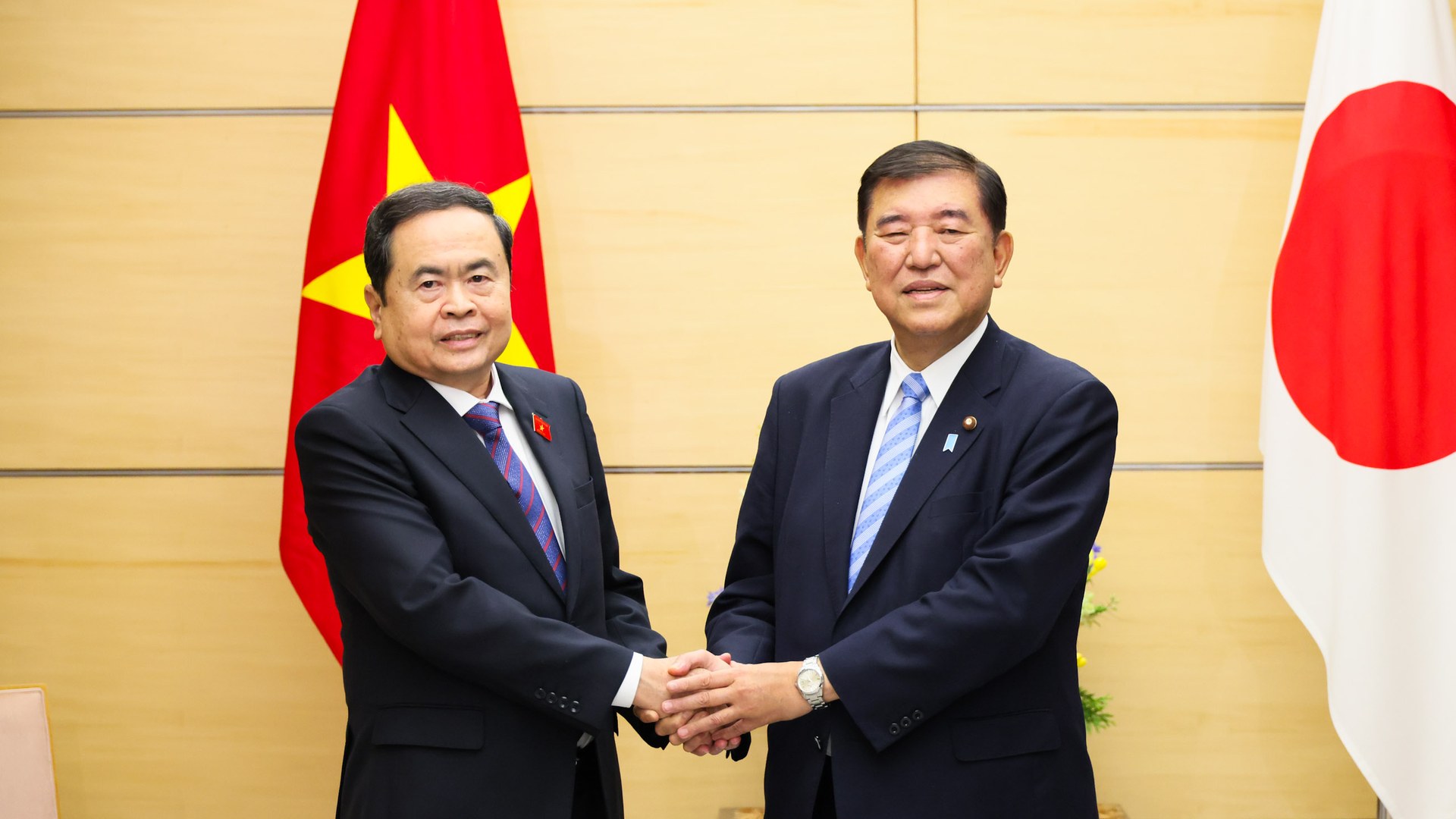 Vietnam's top legislator meets audit leaders, Korean friendship delegation
