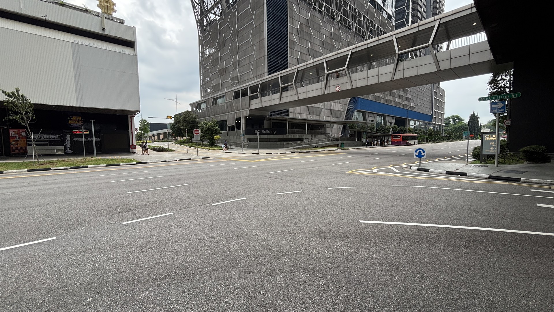 Singapore Police Step Up Jaywalking Enforcement in Central Business District