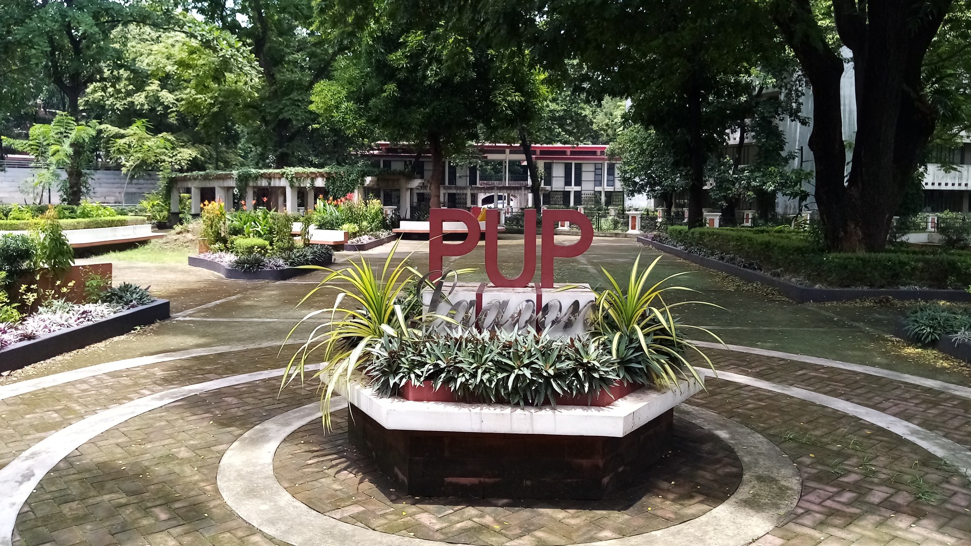 Philippine polytechnic institutions unite under new education network
