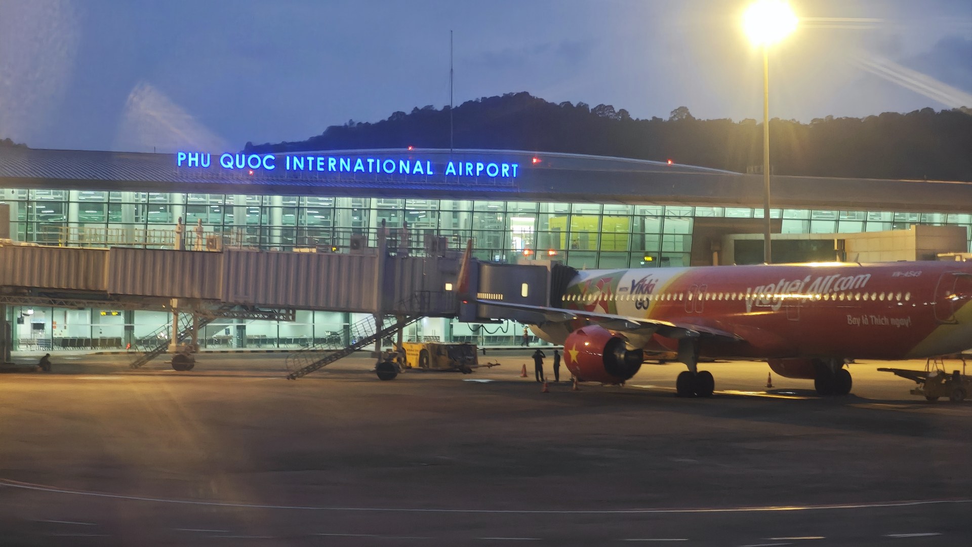 Phu Quoc opens second runway to boost regional air traffic capacity