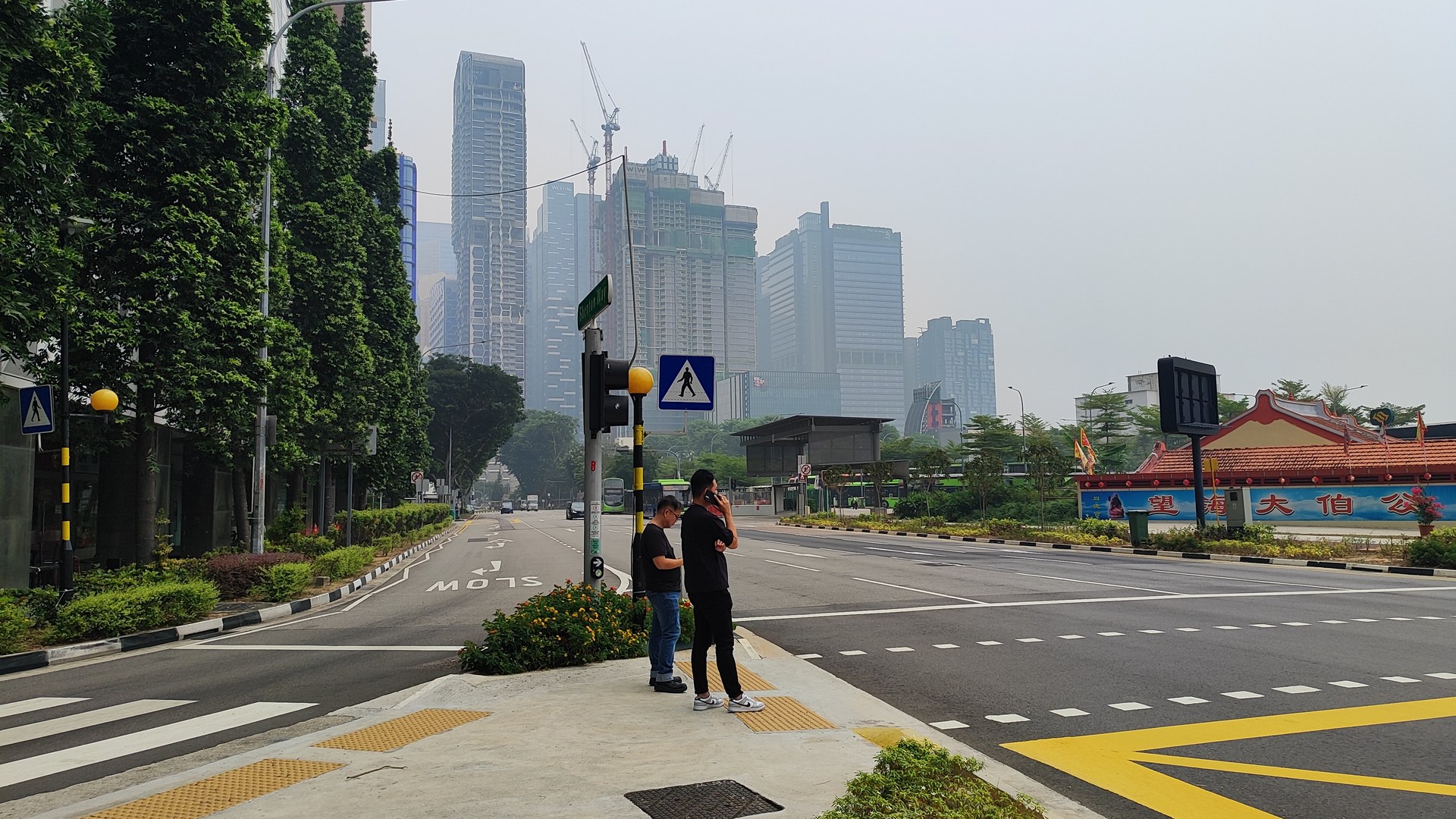 Singapore minister rebukes Indonesian official over 'oxygen' haze comment