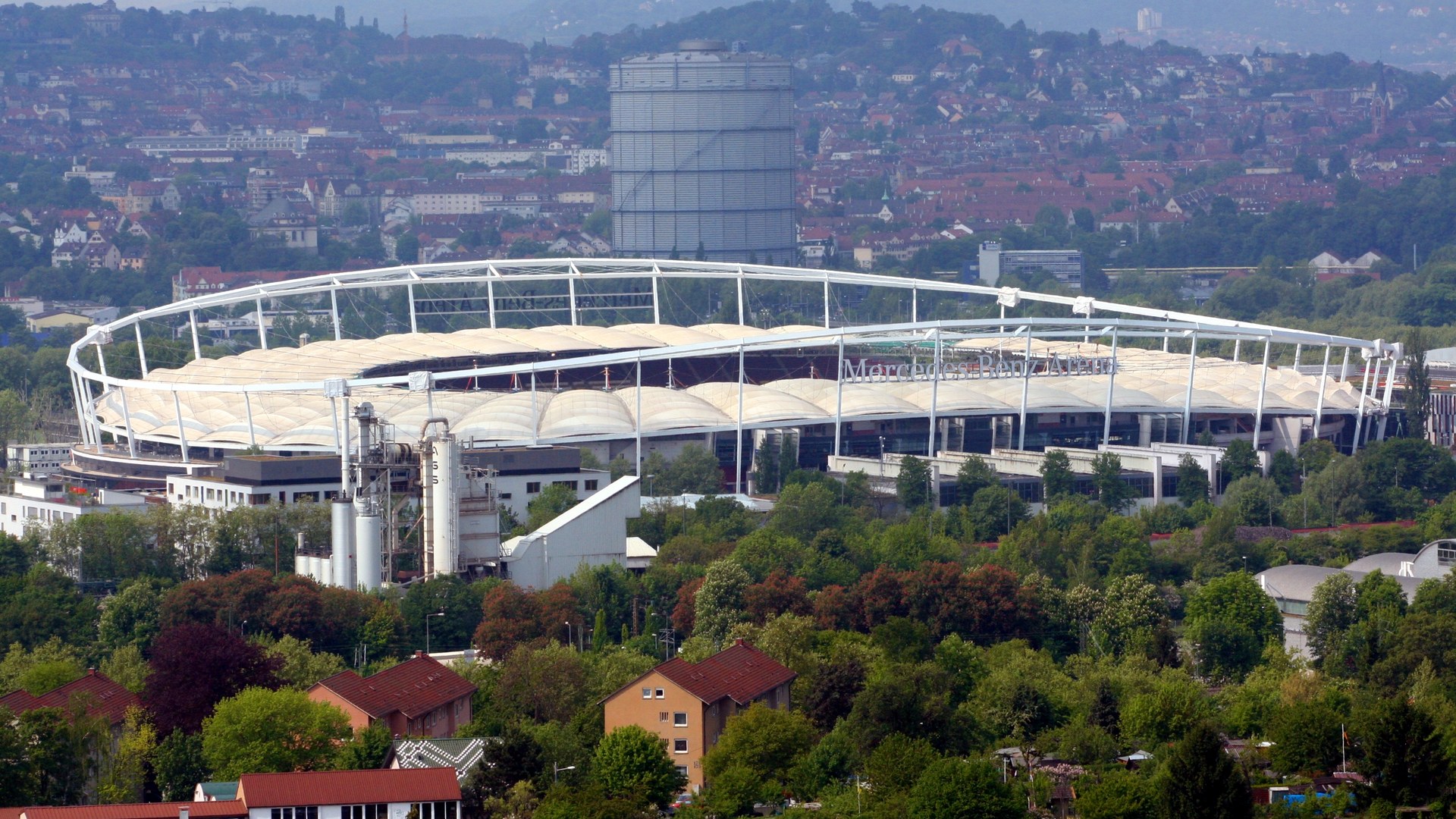 Stuttgart hosts Atletico Madrid in Champions League clash
