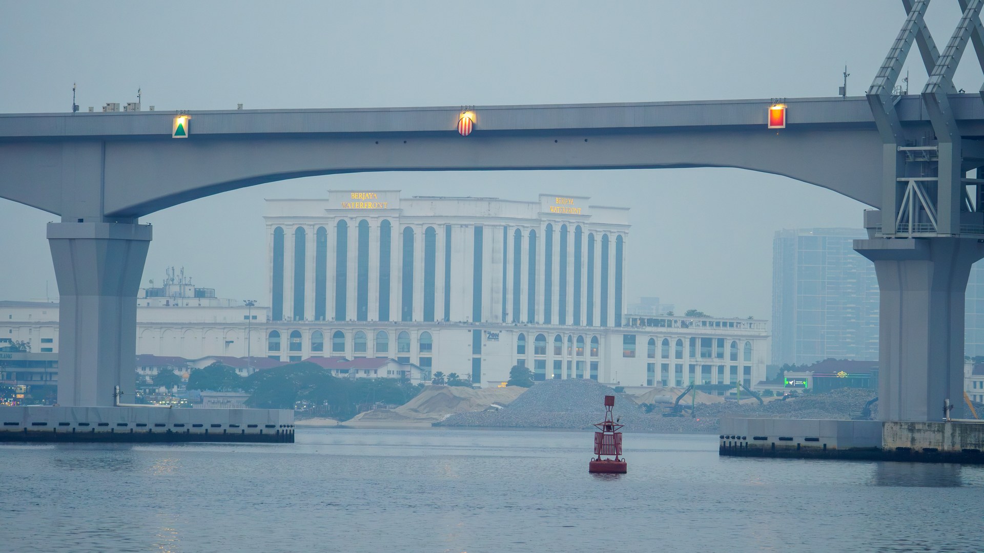 Pasir Gudang leads pollution surge as 25 Malaysian areas hit unhealthy levels