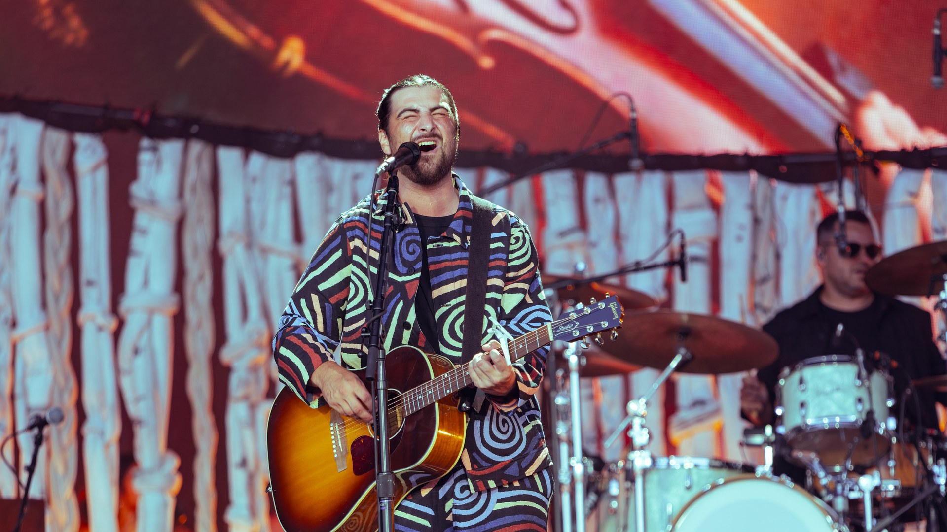 Noah Kahan announces major 2027 tour, builds anticipation with fans
