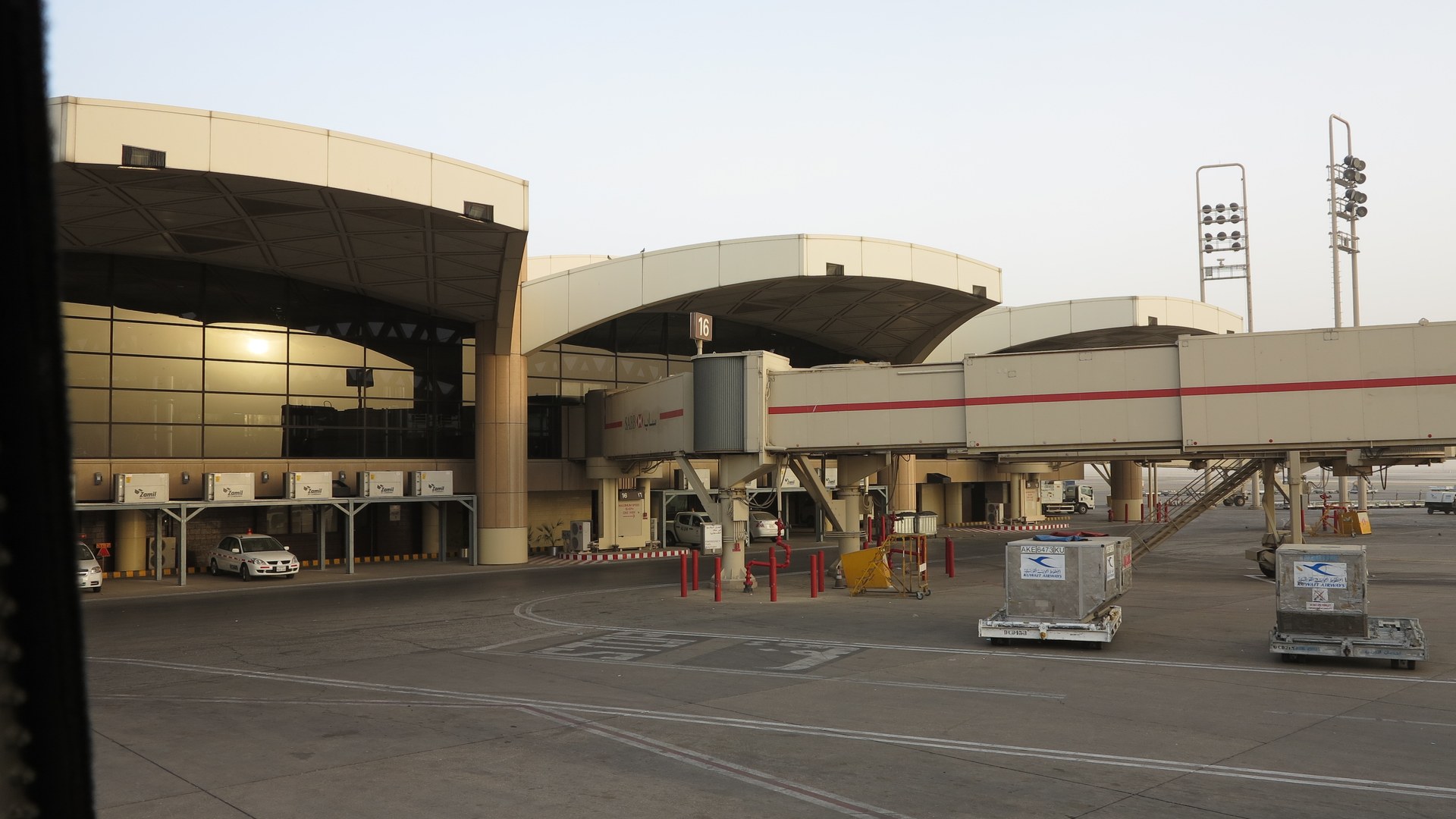 Saudi Arabia prolongs Riyadh airport closure following militant attacks
