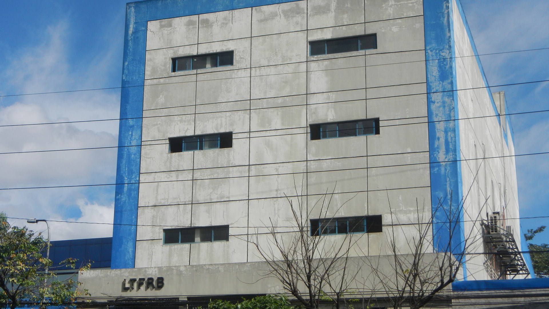 LTFRB to regularize 638 ride-hailing drivers from temporary status