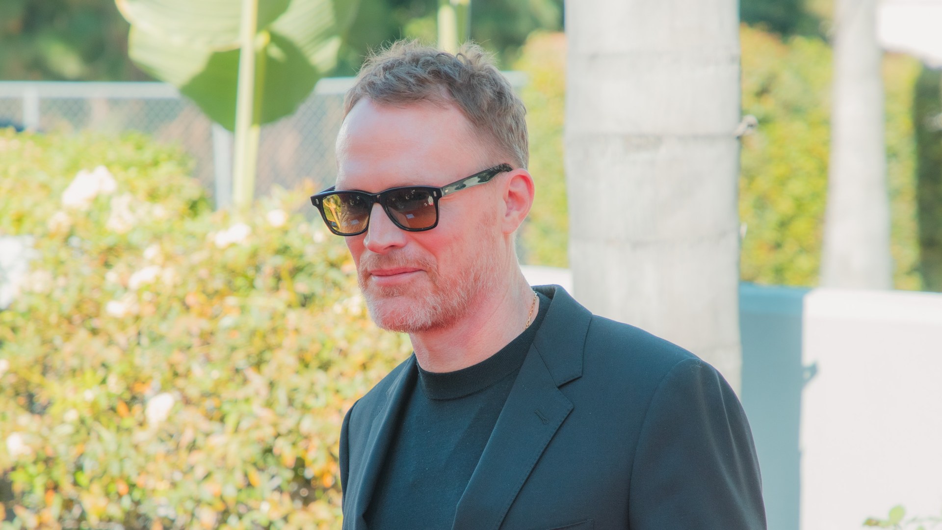 Paul Bettany clarifies his relationship status with Johnny Depp