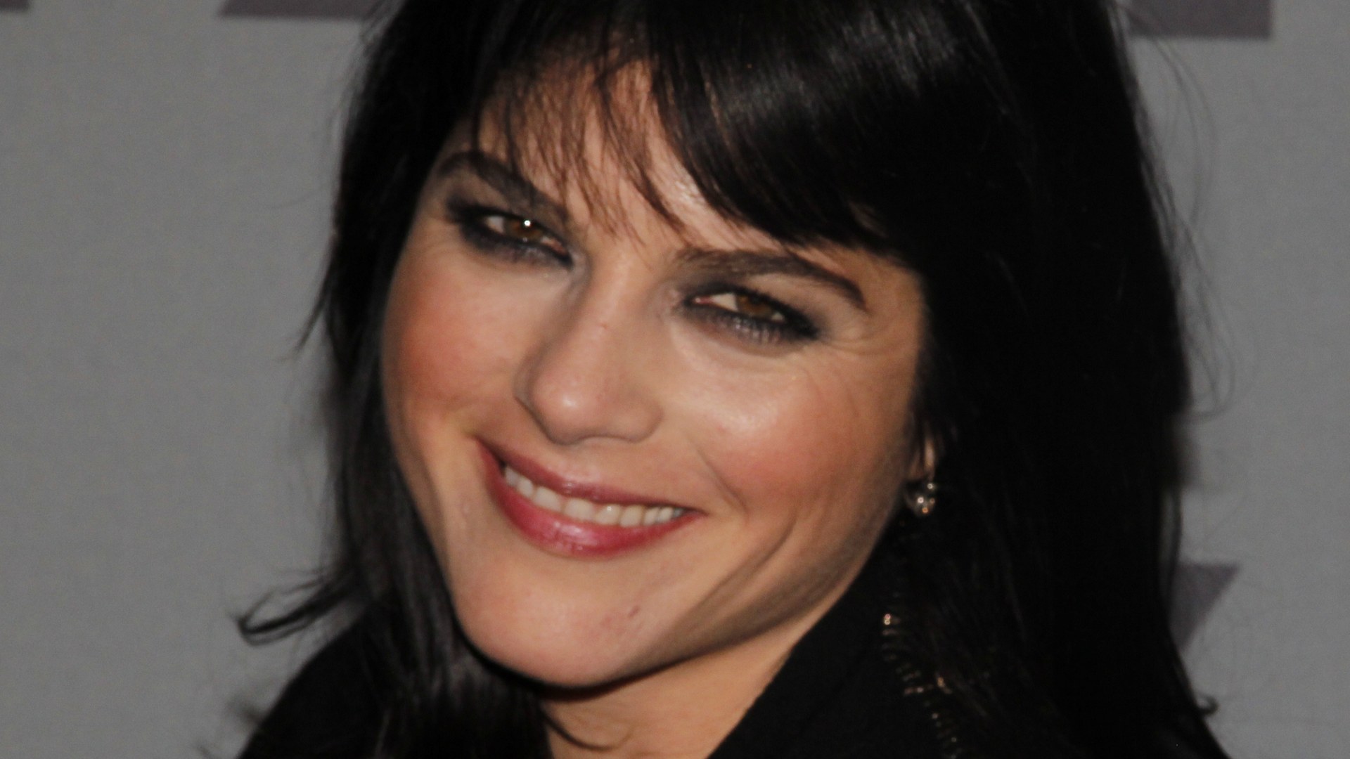Actress Selma Blair navigates complex return to work amid health challenges