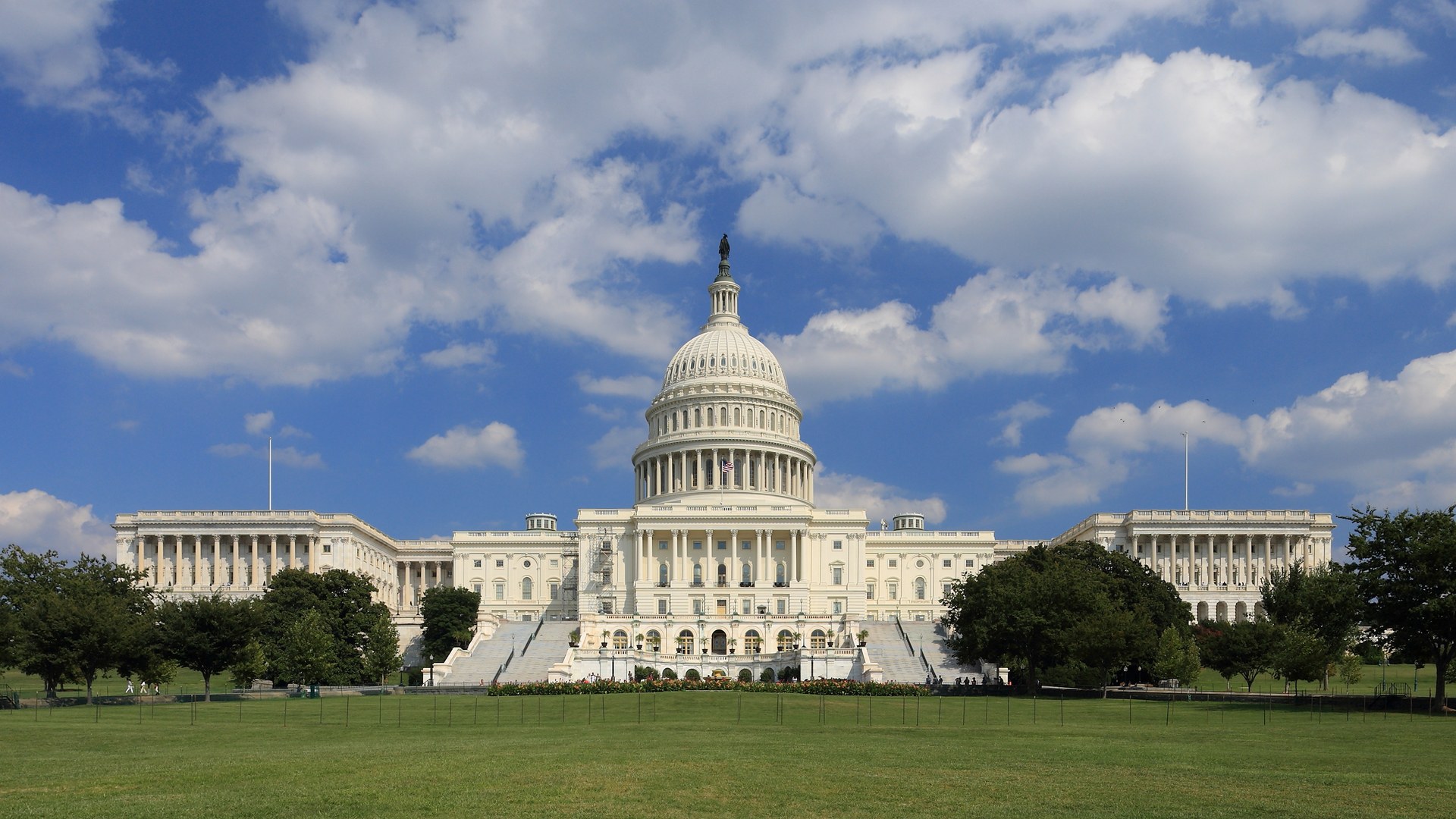 US fiscal deficit balloons to $2 trillion ahead of midterm elections