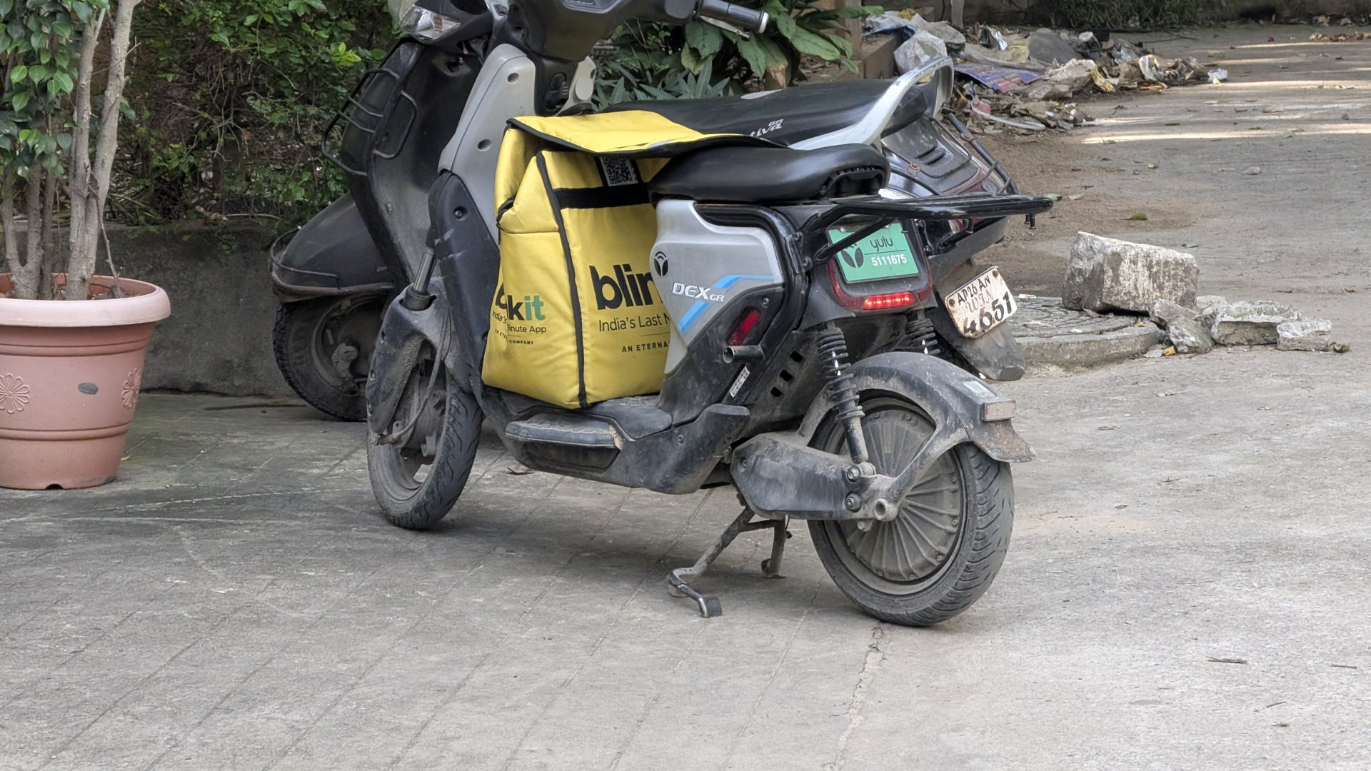 ब्लिंकिट से खराब दही के लिए रिफंड मांगते हुए महिला को साइबर ठगों ने लगाया 98 हजार का चूना