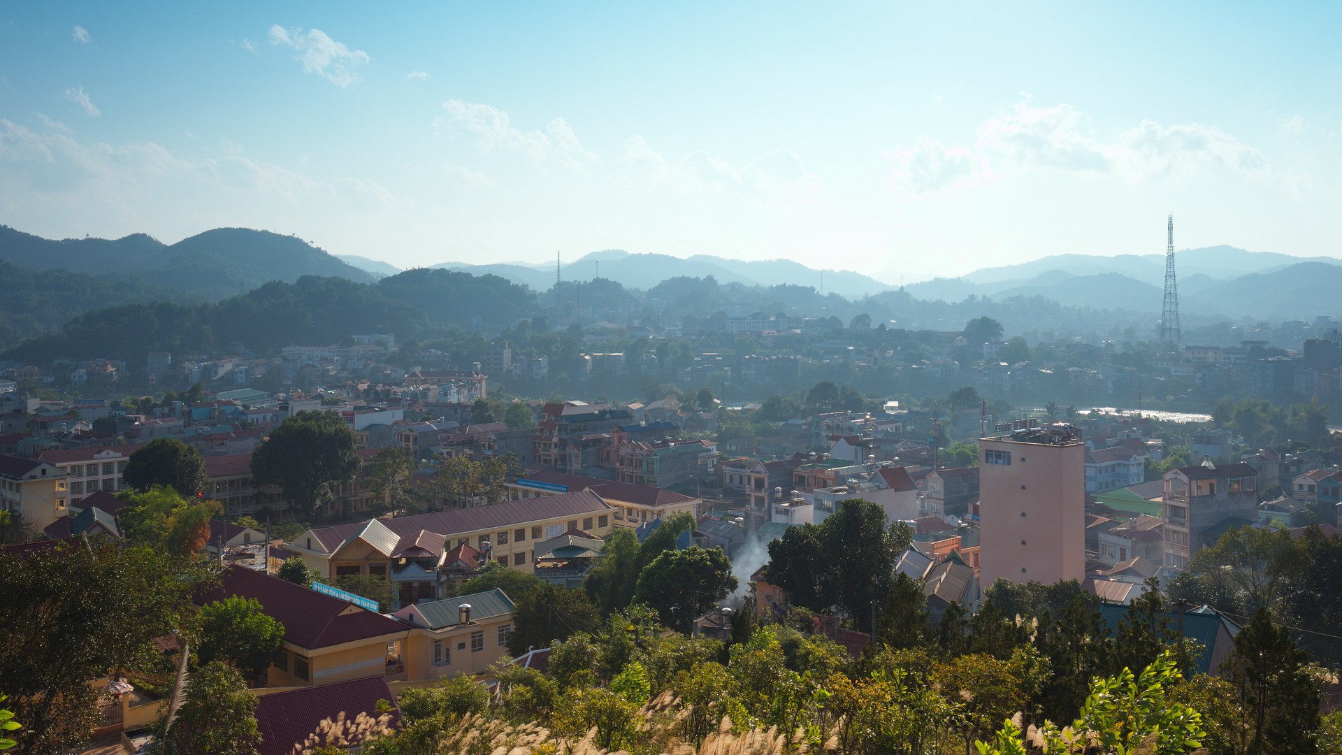 Cao Bang Officials Face Discipline Over Corruption and Misconduct