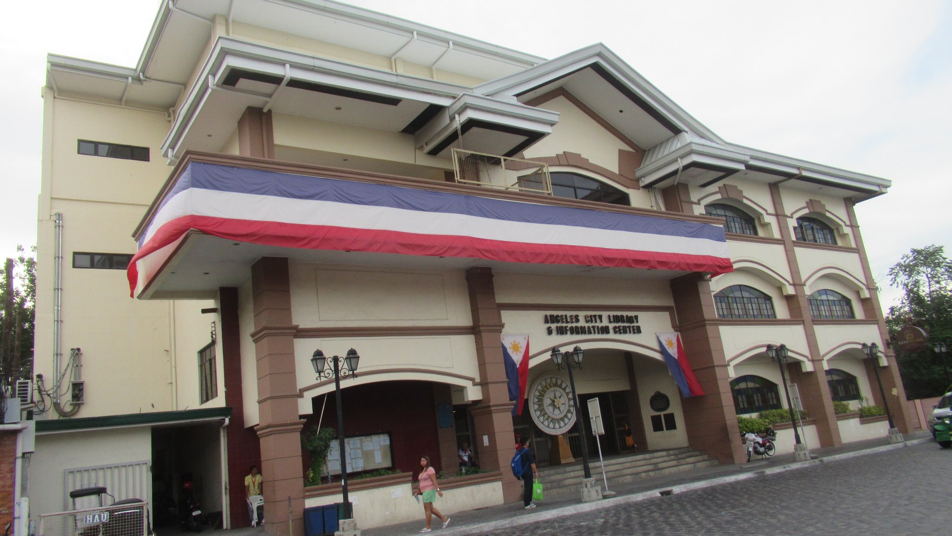 Angeles City honors decades-long library legacy spanning three generations