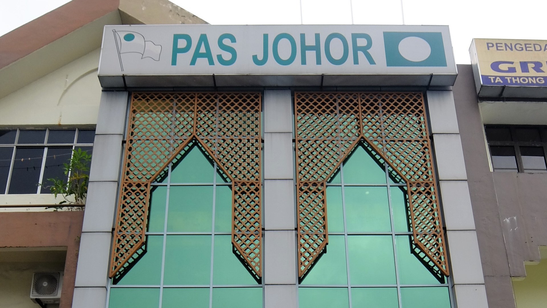 PAS mula kaji kerja sama dengan Umno di empat negeri